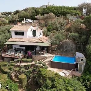 Villa With Heated Pool And Panoramic View, Torre delle Stelle